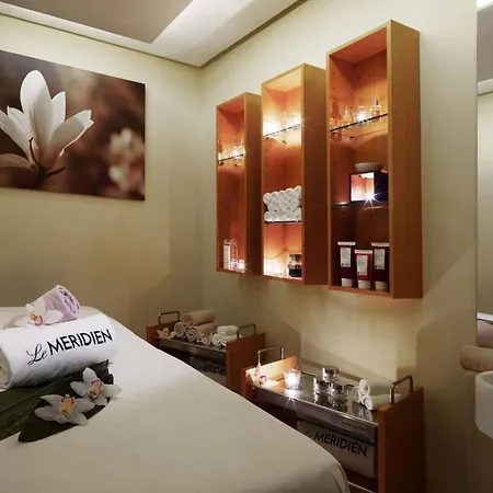 Le Meridien Отель