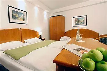 Hotel Condor 3*