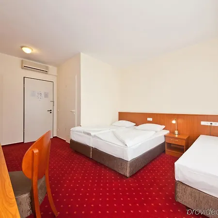 Arcadia Belmondo Hotel 4*