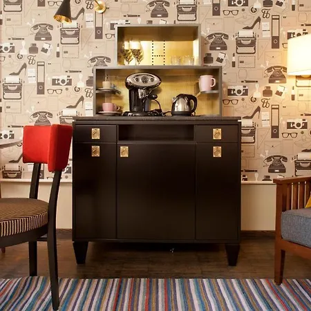Henri Downtown 4*