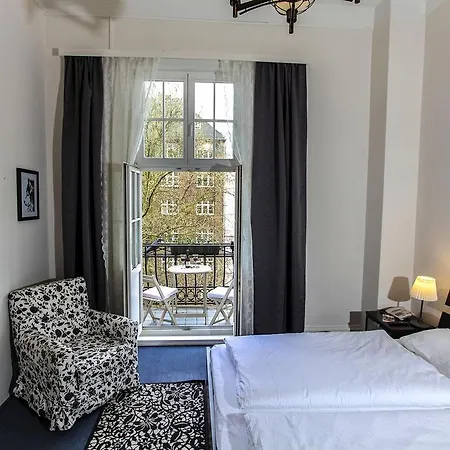 Hotel Fresena Im Dammtorpalais 3*
