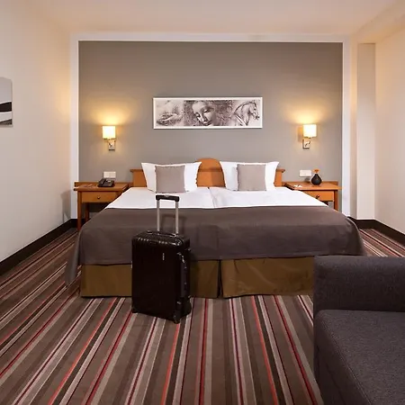 Hotel Leonardo Airport