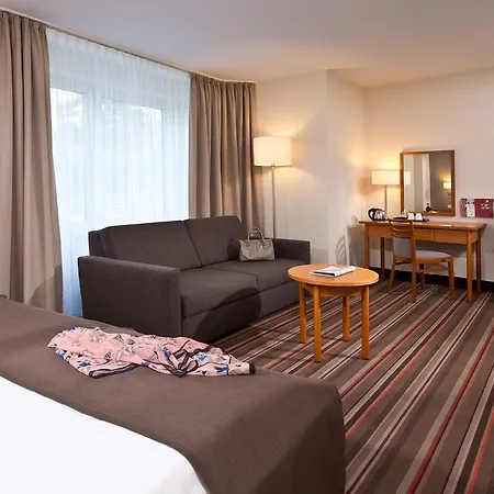 Hotel Leonardo Airport