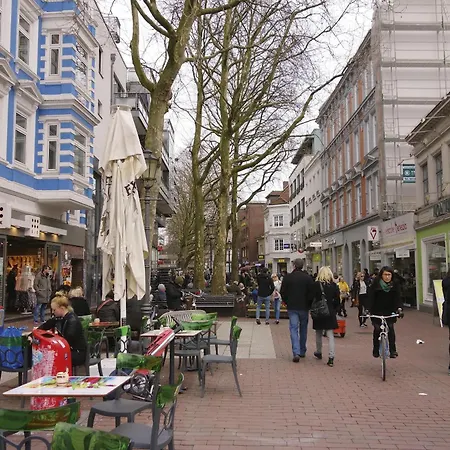 Daire Urban - Mitten Im Herzen Von Ottensen
