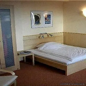 Plaza Moorfleet فندق 3*