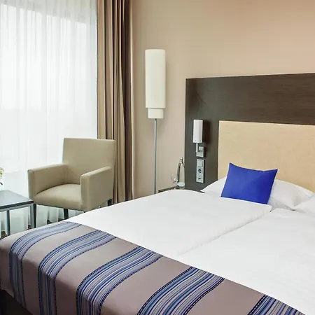 Intercityhotel Dammtor-messe 4*