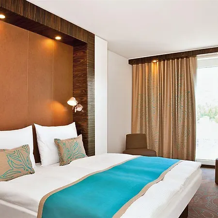 One Hamburg-altona 3*