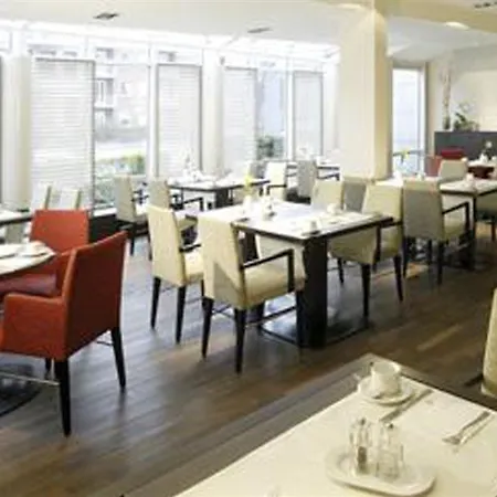 Hotel Nh Mitte 4*