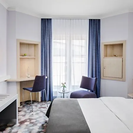 Intercityhotel Altona Hotel 3*