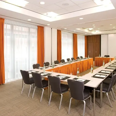 Nh Altona Hotel