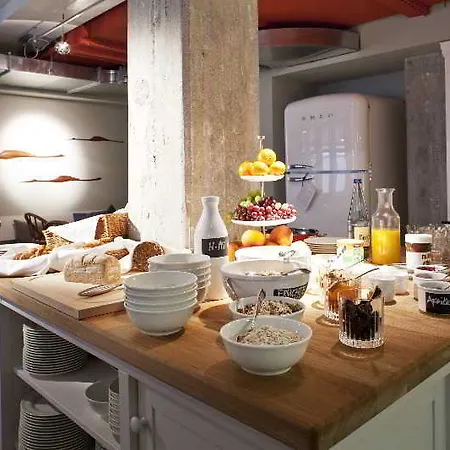 Henri Downtown Hotel 4*