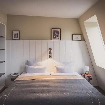 Henri Downtown Hotel 4*