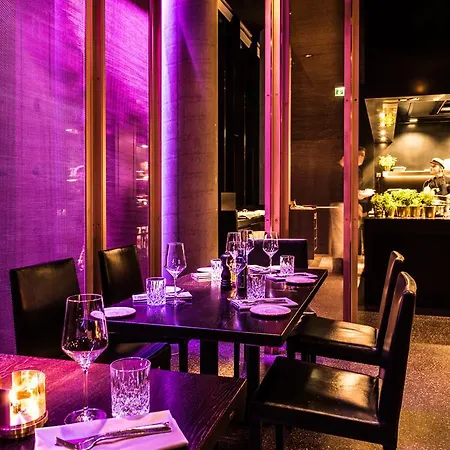 Empire Riverside 4*