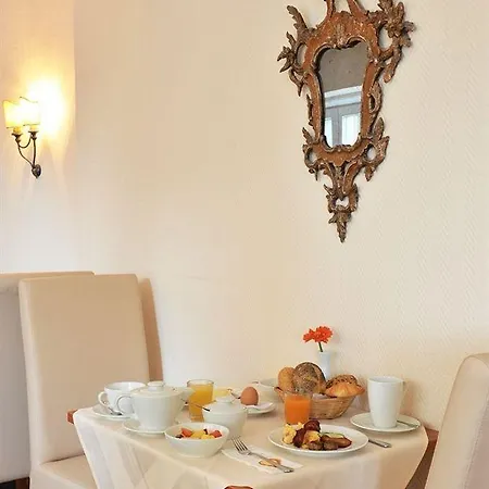 Fuerst Bismarck Hotel 3*