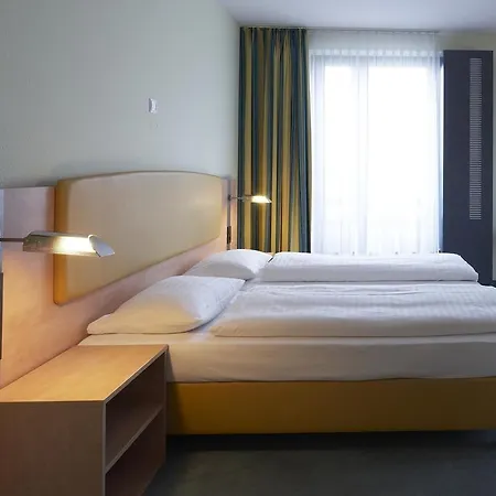 Intercityhotel Hauptbahnhof Hotel 4*