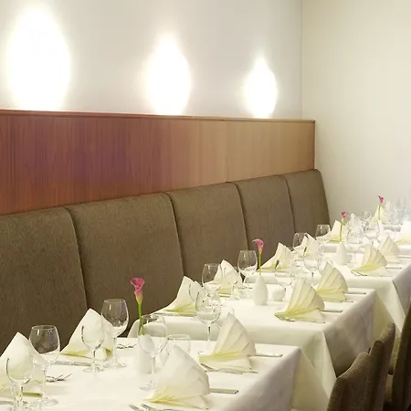 Nh Altona Hotel 4*