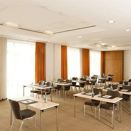 Hotel Nh Altona 4*