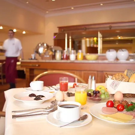 Hotel Alster-hof 3*