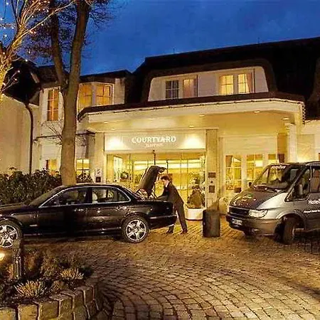 Hotel Courtyard By Marriott Airport 4*