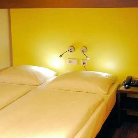 Hotel Bridge 2*