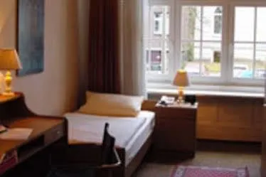 Amsterdam 3*