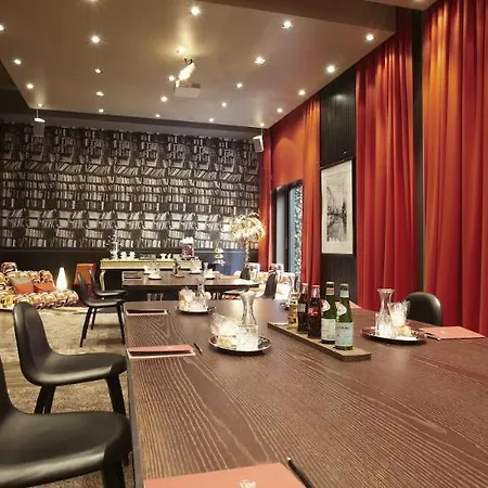 The George Hotel