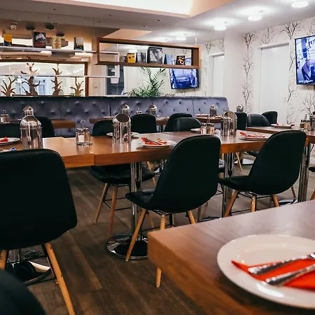 Stadthotel Hotel 3*