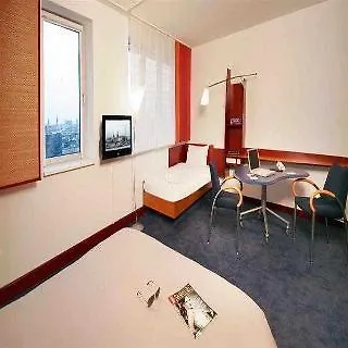 Novotel מלון 3*