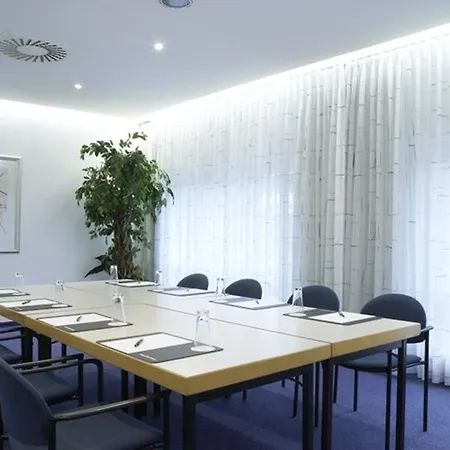 Hotel Intercityhotel Altona 3*