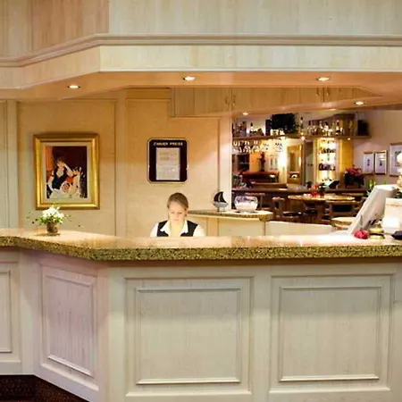 Hotel Alt Lohbrügger Hof 4*