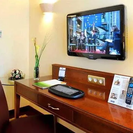 Hotel Courtyard By Marriott Airport