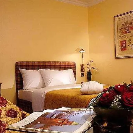 Courtyard By Marriott Airport Hotel 4*