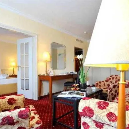 Hotel Courtyard By Marriott Airport 4*