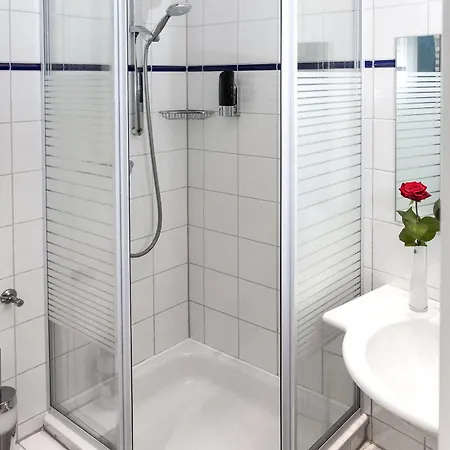 Condor Hotel 3*