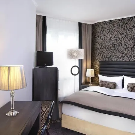 Hotel Park Am Berliner Tor 4*