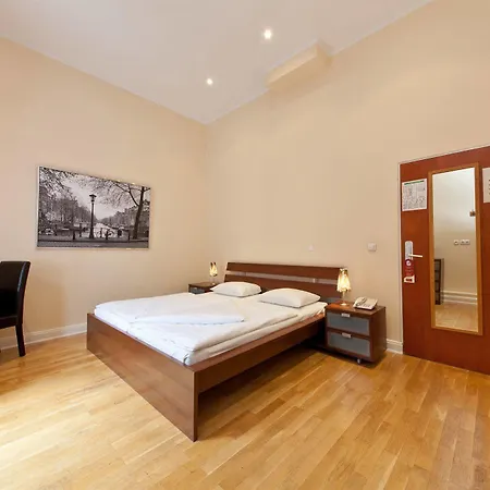 Holstenwall Neustadt 3*