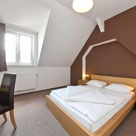 Holstenwall Neustadt 3*