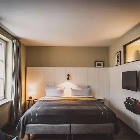 Henri Downtown Hotel