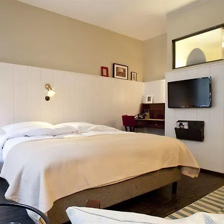 Hotel Henri Downtown
