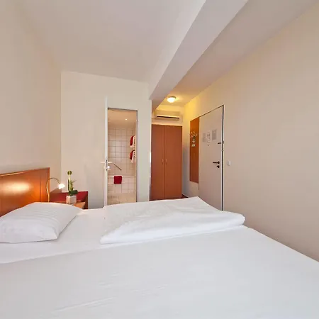 Arcadia Belmondo 4*