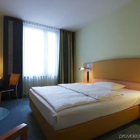 Intercityhotel Hauptbahnhof מלון 4*