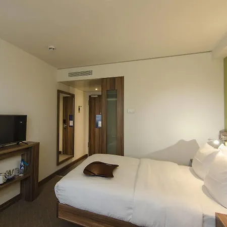 Hampton By Hilton Centre 3*