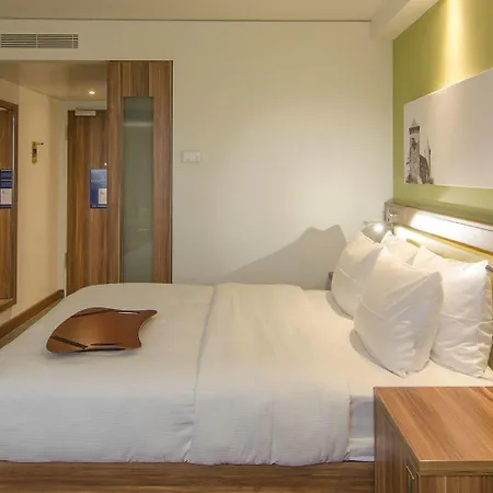 Hotel Hampton By Hilton Centre