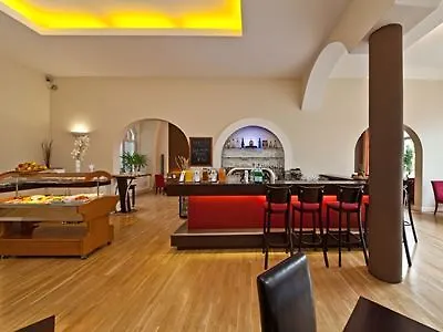 Holstenwall Neustadt 3*