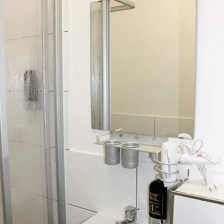 Hotel Pionier Wandsbek 2*