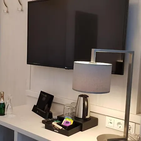 Apricot Hotel 3*
