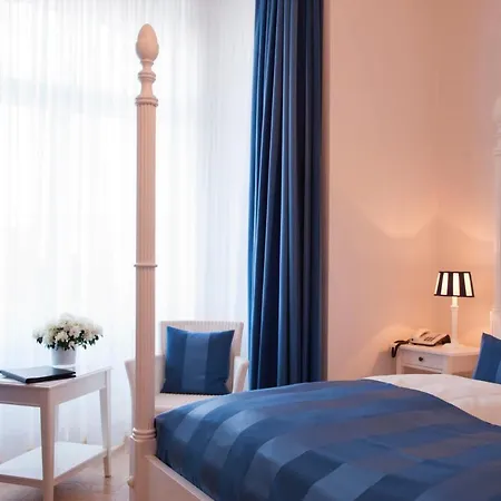 Miramar Hotel 3*