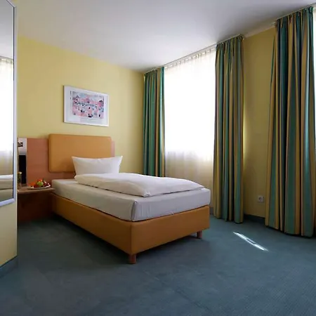 Hotel Intercityhotel Hauptbahnhof 4*