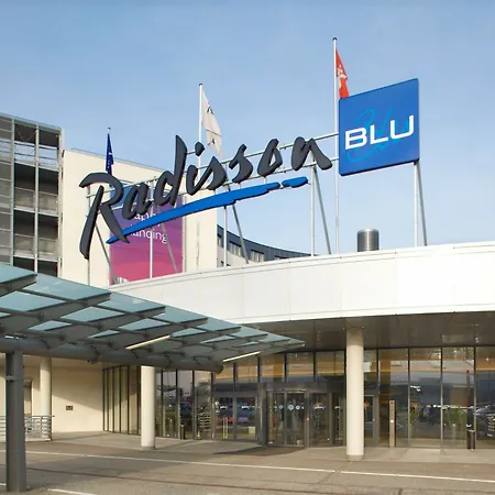 Hotel Radisson Blu Hotel, Airport 4*
