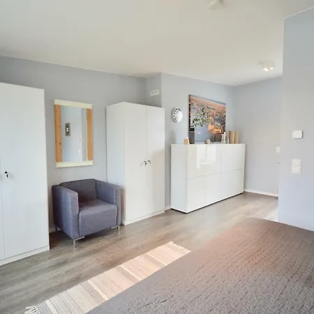 Urbaner Lifestyle Im Klimaneutralen Effizienzhaus * Hamburg